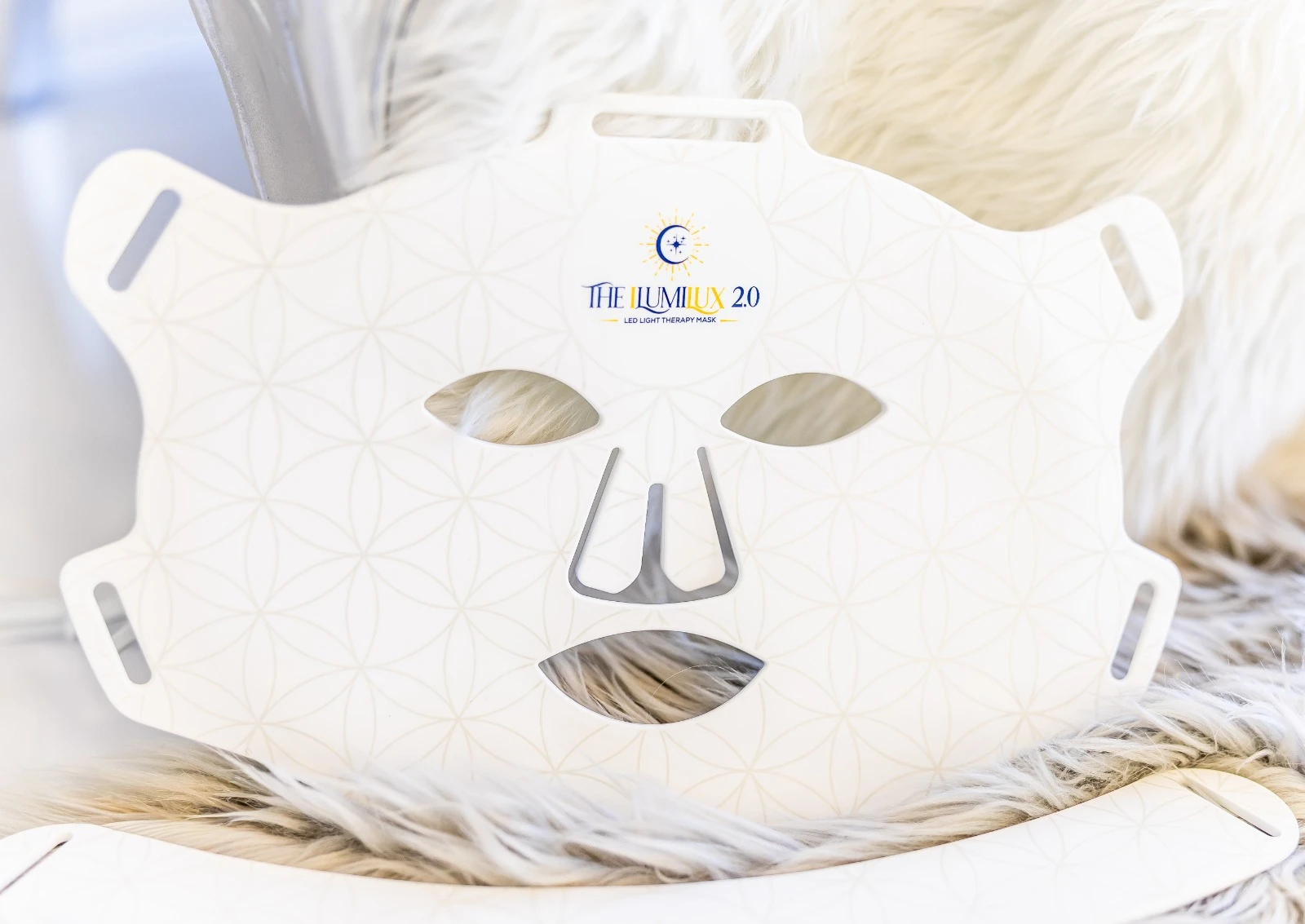 ILUMILUX 2.0 LED light therapy device wholesale offer